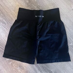 NVGTN Women's Sleek Black Bike Shorts
